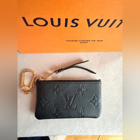 Louis Vuitton Key Pouch - Picture 2 of 7